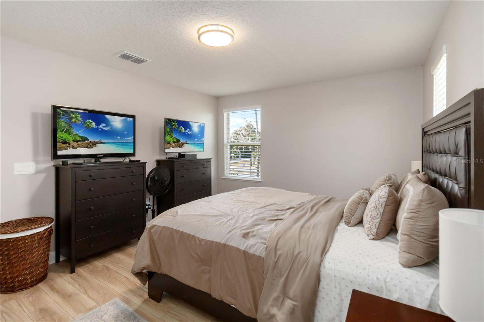 Image 20 of 44 For 3663 Arbordale Loop