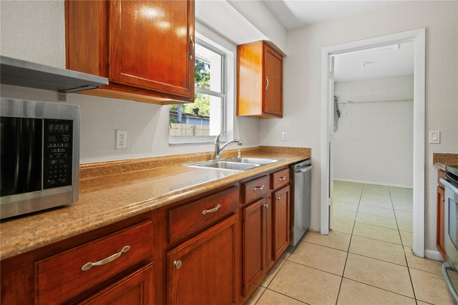 Image 10 of 26 For 400 Montana Avenue