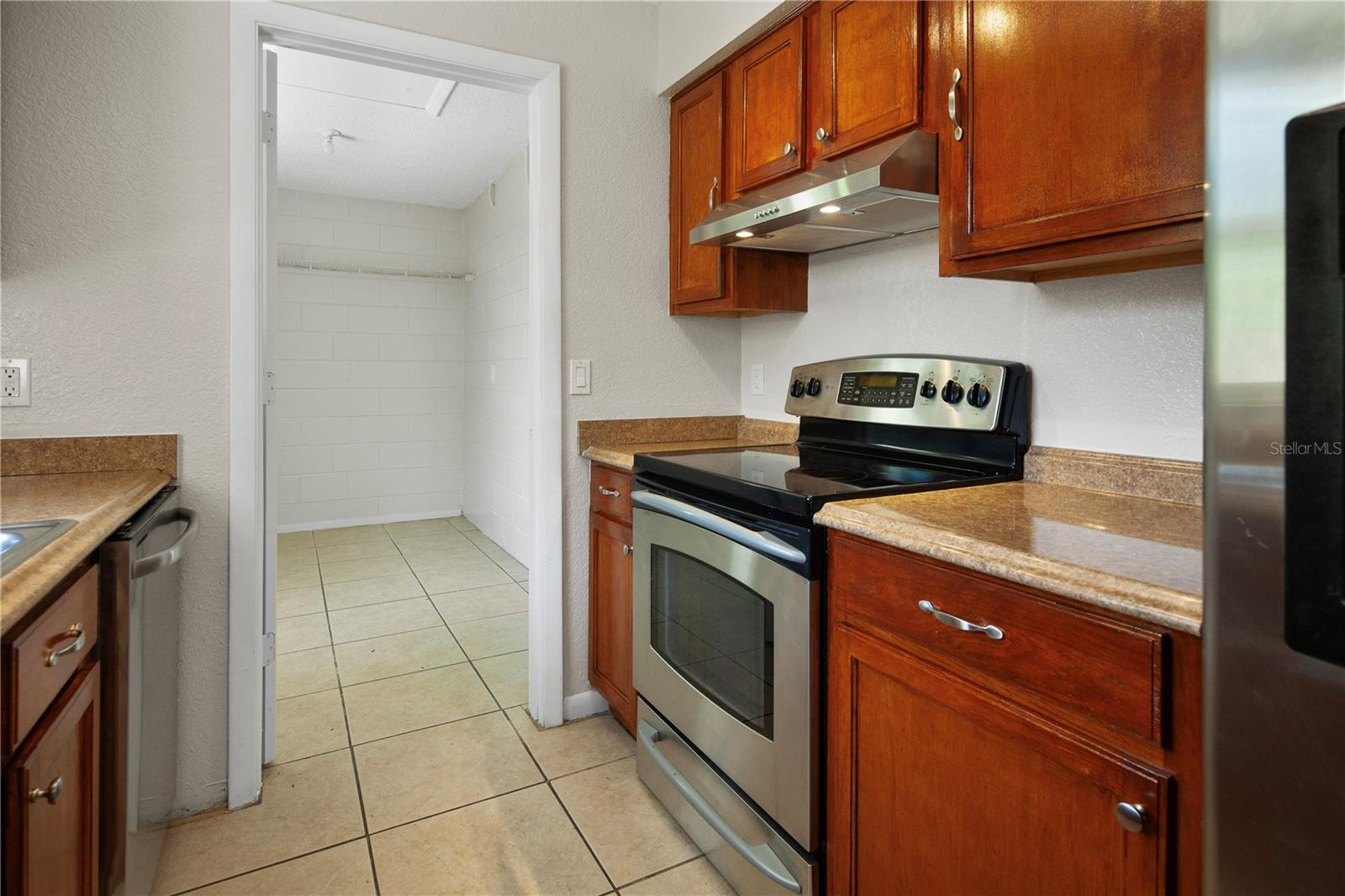 Image 11 of 26 For 400 Montana Avenue