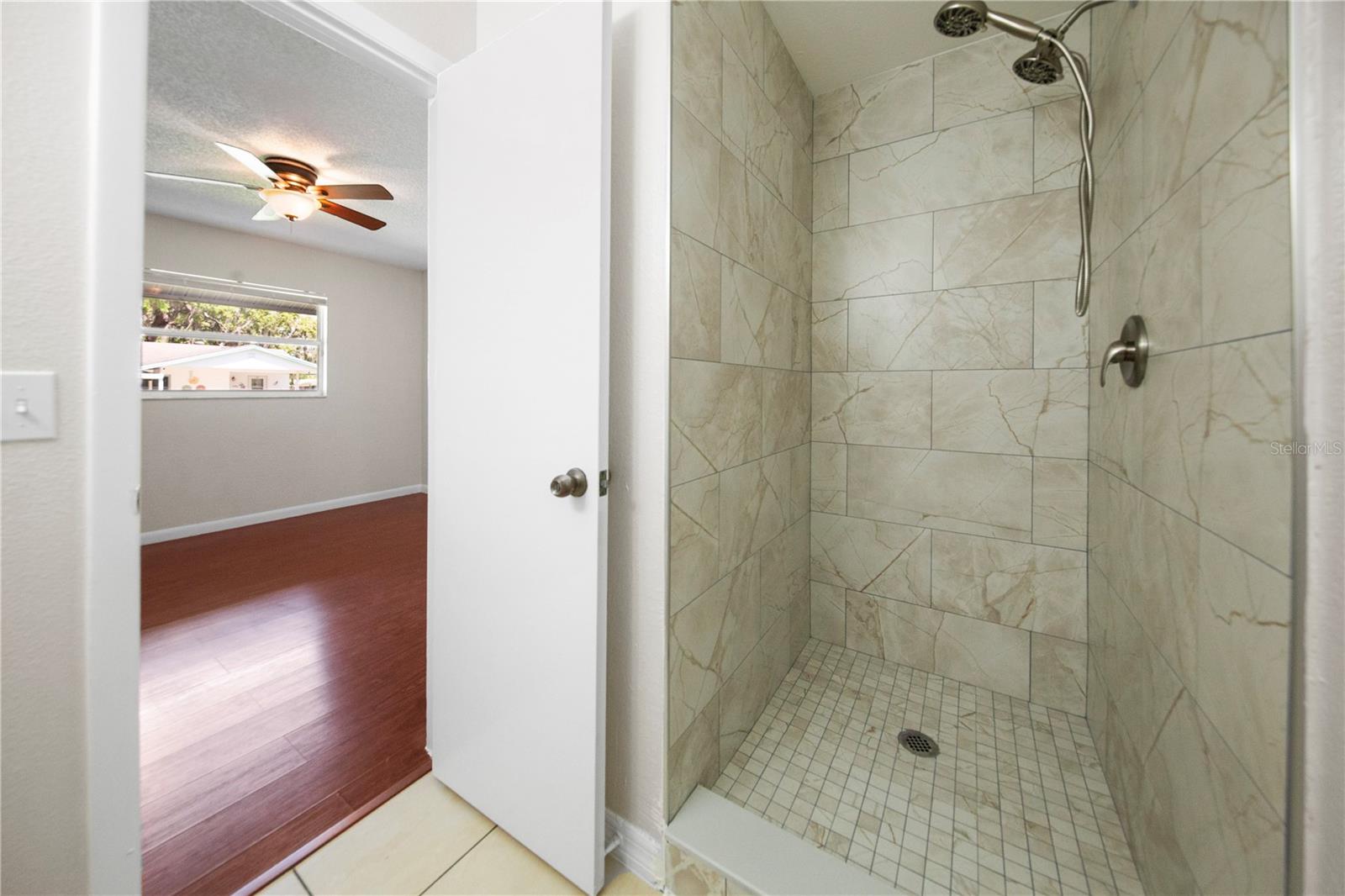 Image 15 of 26 For 400 Montana Avenue