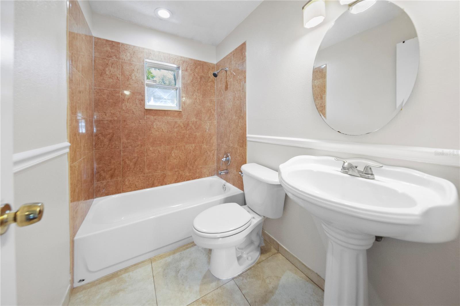 Image 18 of 26 For 400 Montana Avenue