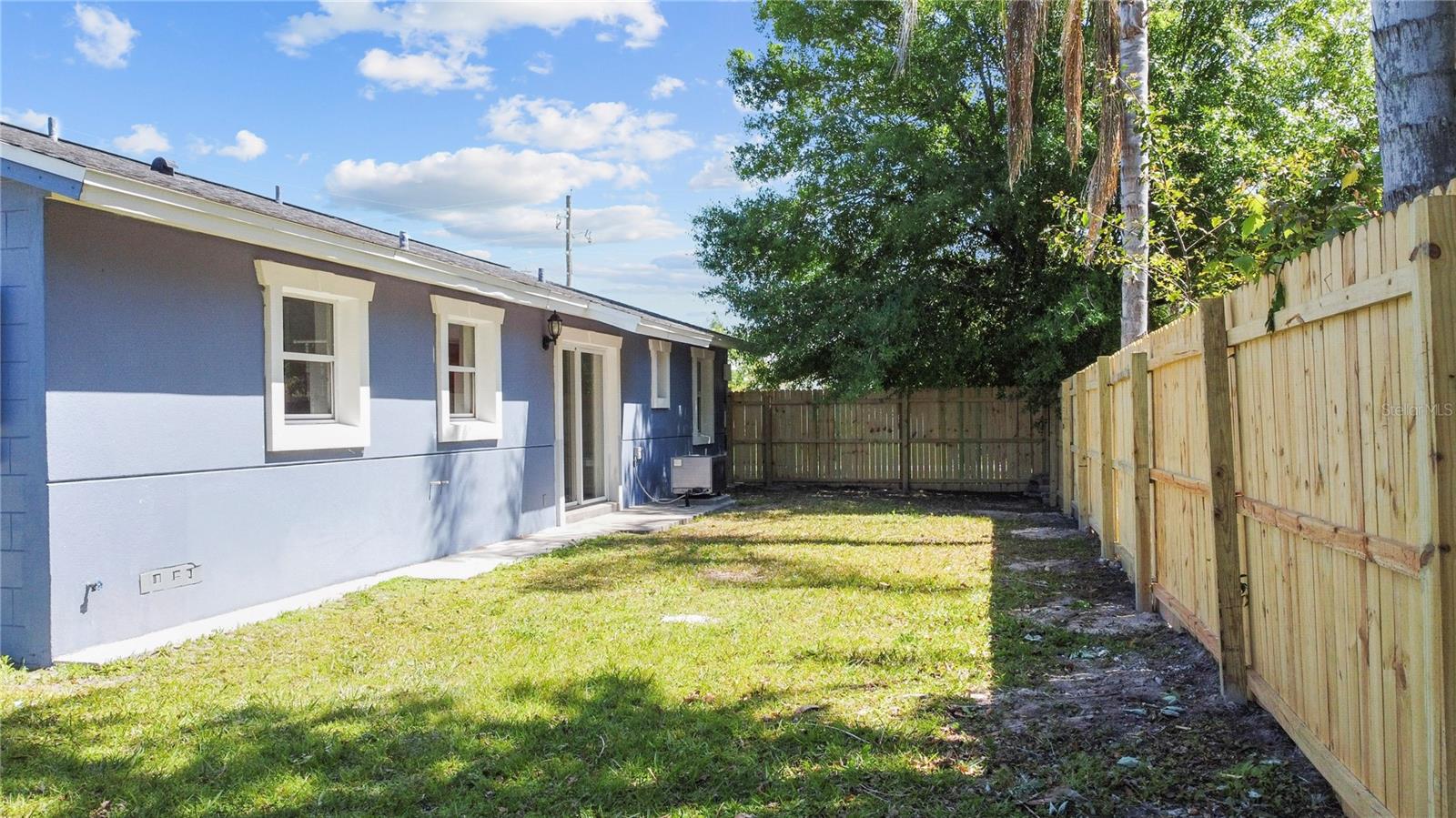 Image 22 of 26 For 400 Montana Avenue