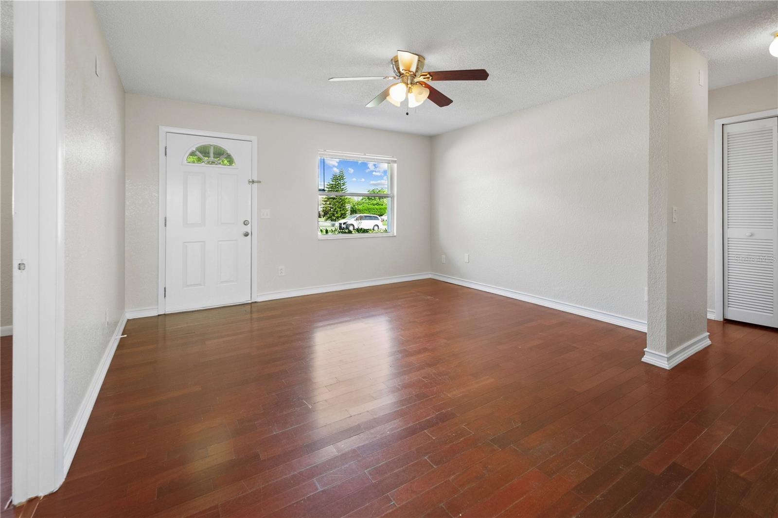 Image 6 of 26 For 400 Montana Avenue