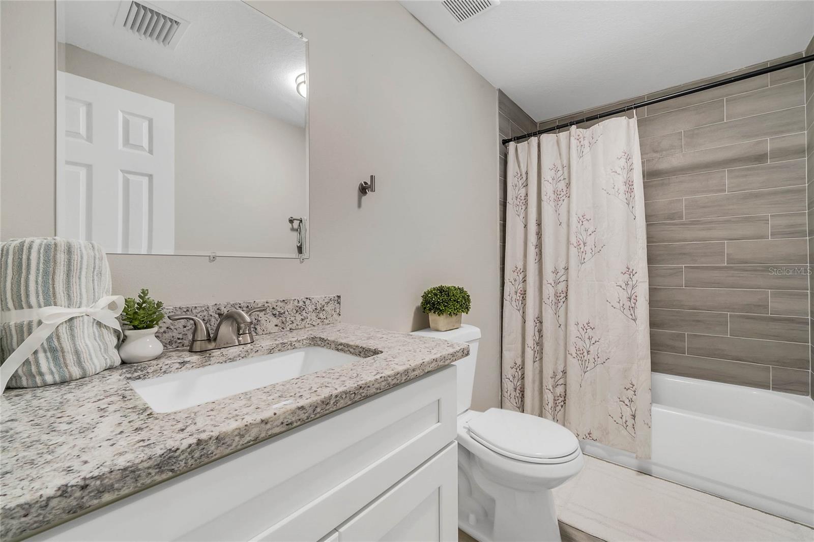 Image 11 of 14 For 1719 3rd Street B