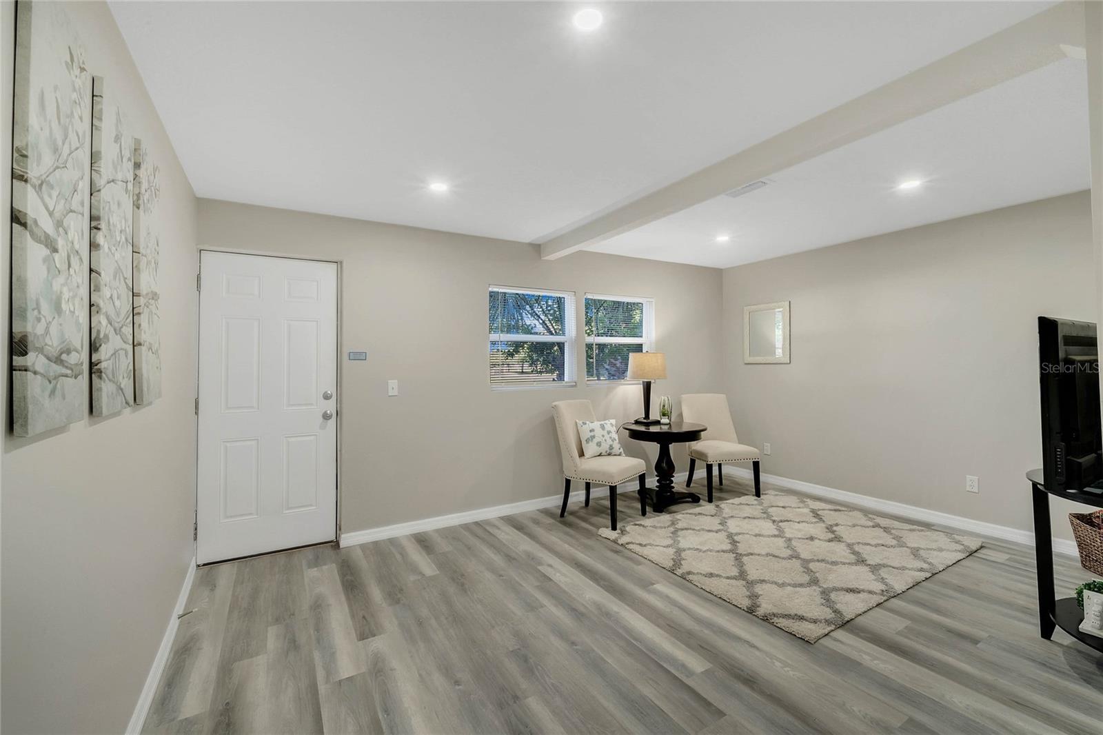 Image 2 of 14 For 1719 3rd Street B