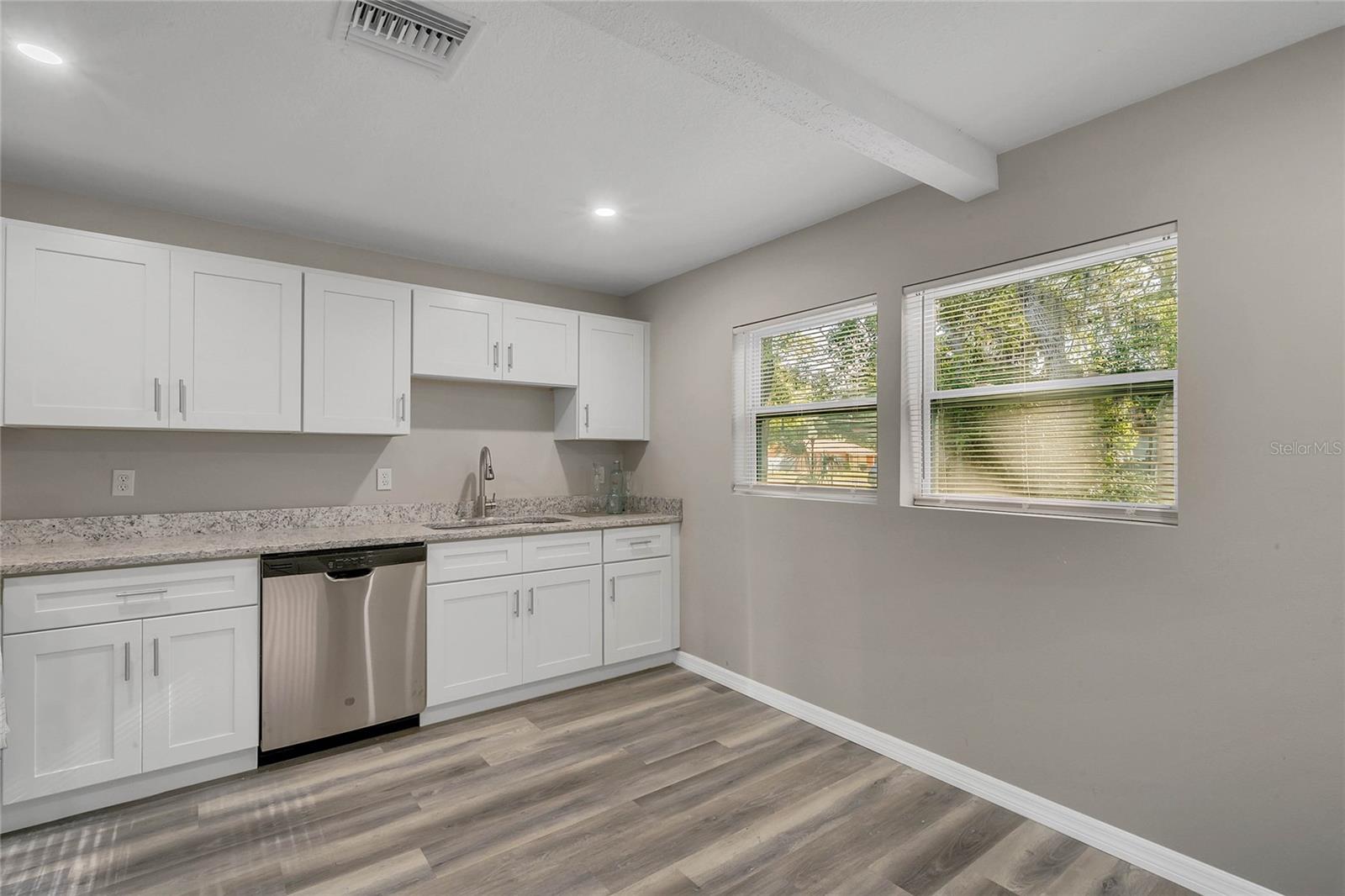 Image 7 of 14 For 1719 3rd Street B