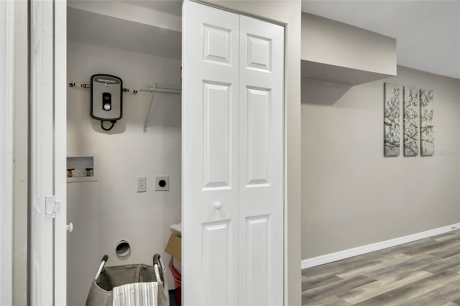 Image 8 of 14 For 1719 3rd Street B