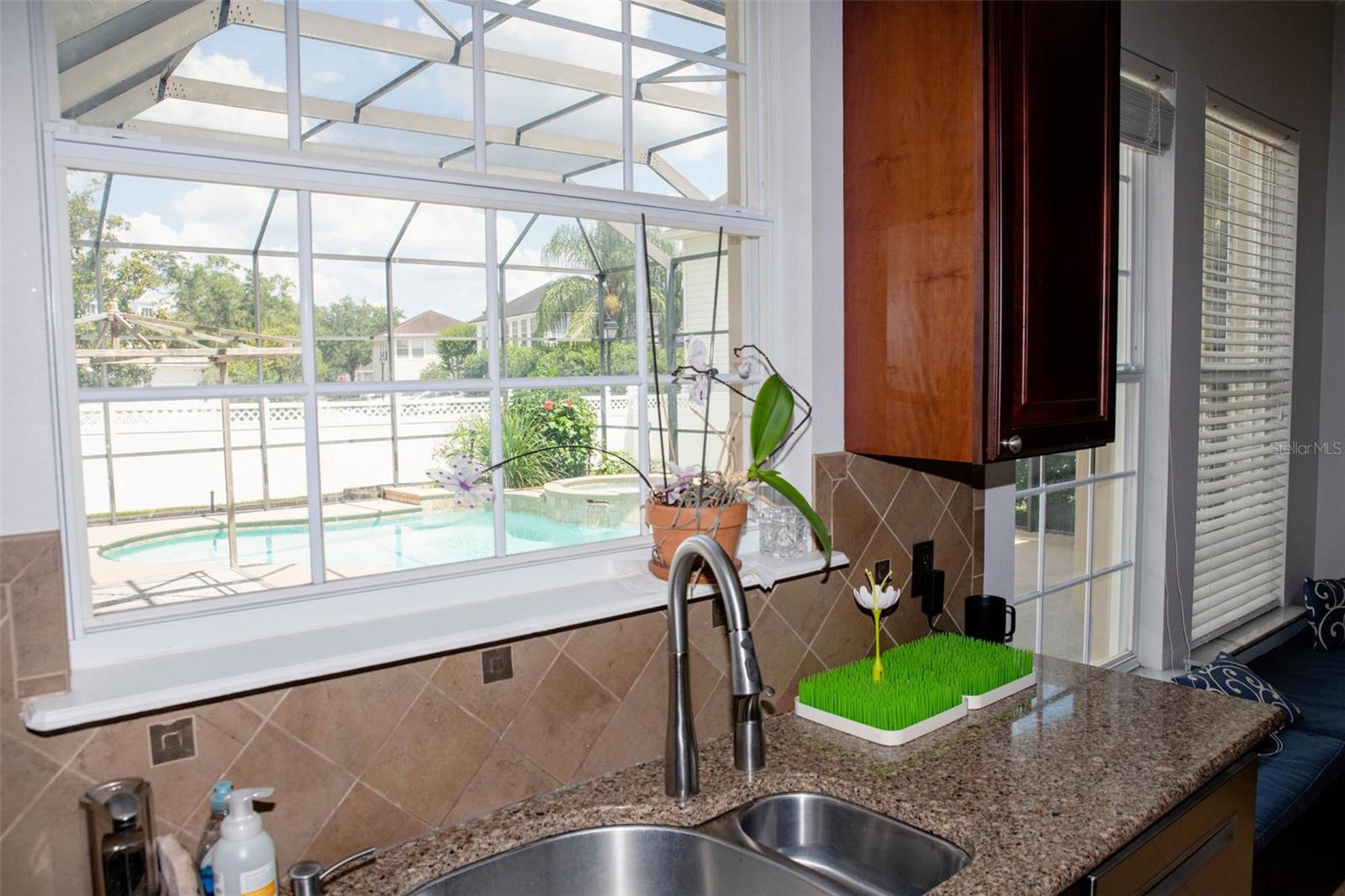 Image 19 of 53 For 411 Sycamore Street