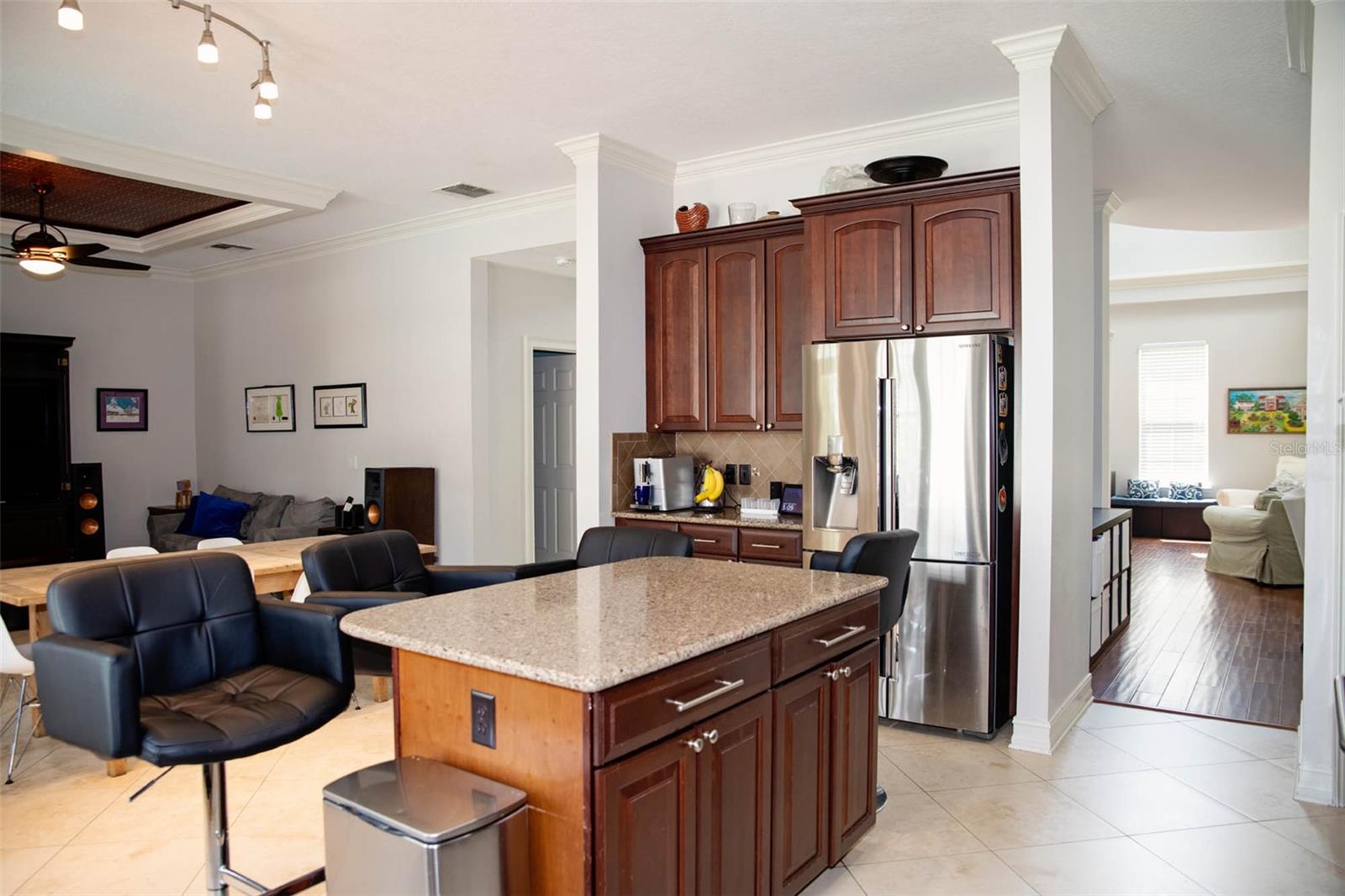 Image 20 of 53 For 411 Sycamore Street