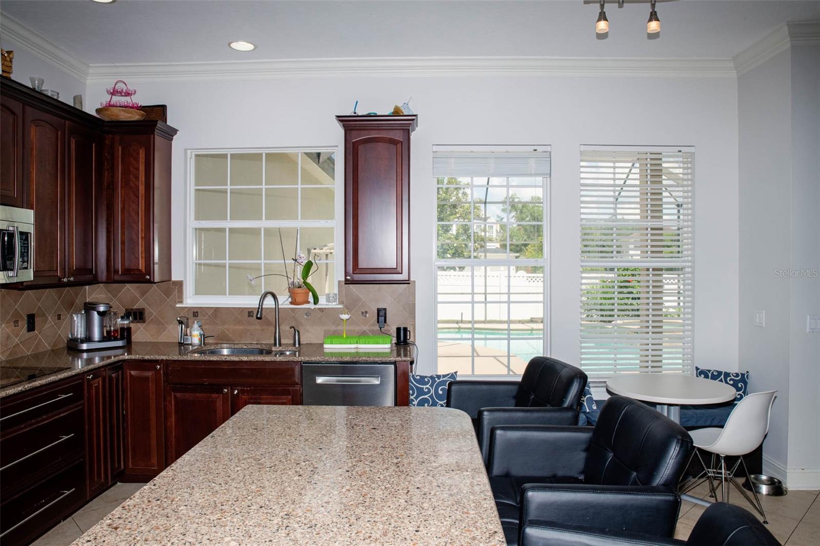 Image 24 of 53 For 411 Sycamore Street