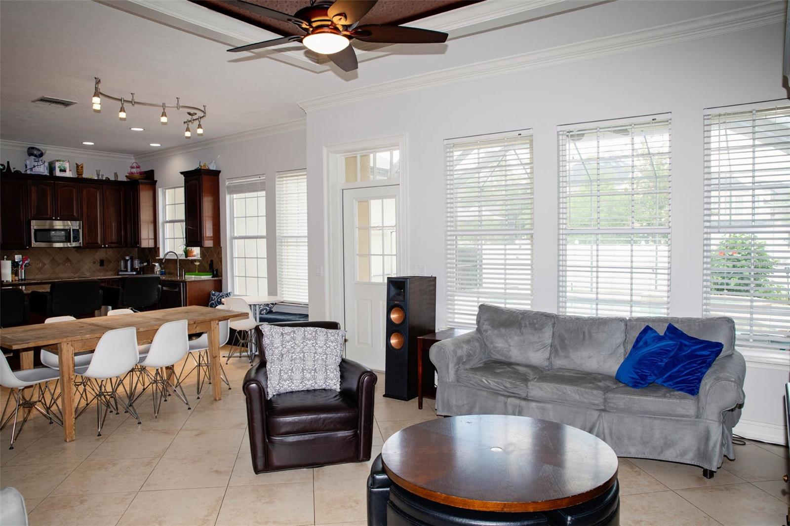 Image 26 of 53 For 411 Sycamore Street