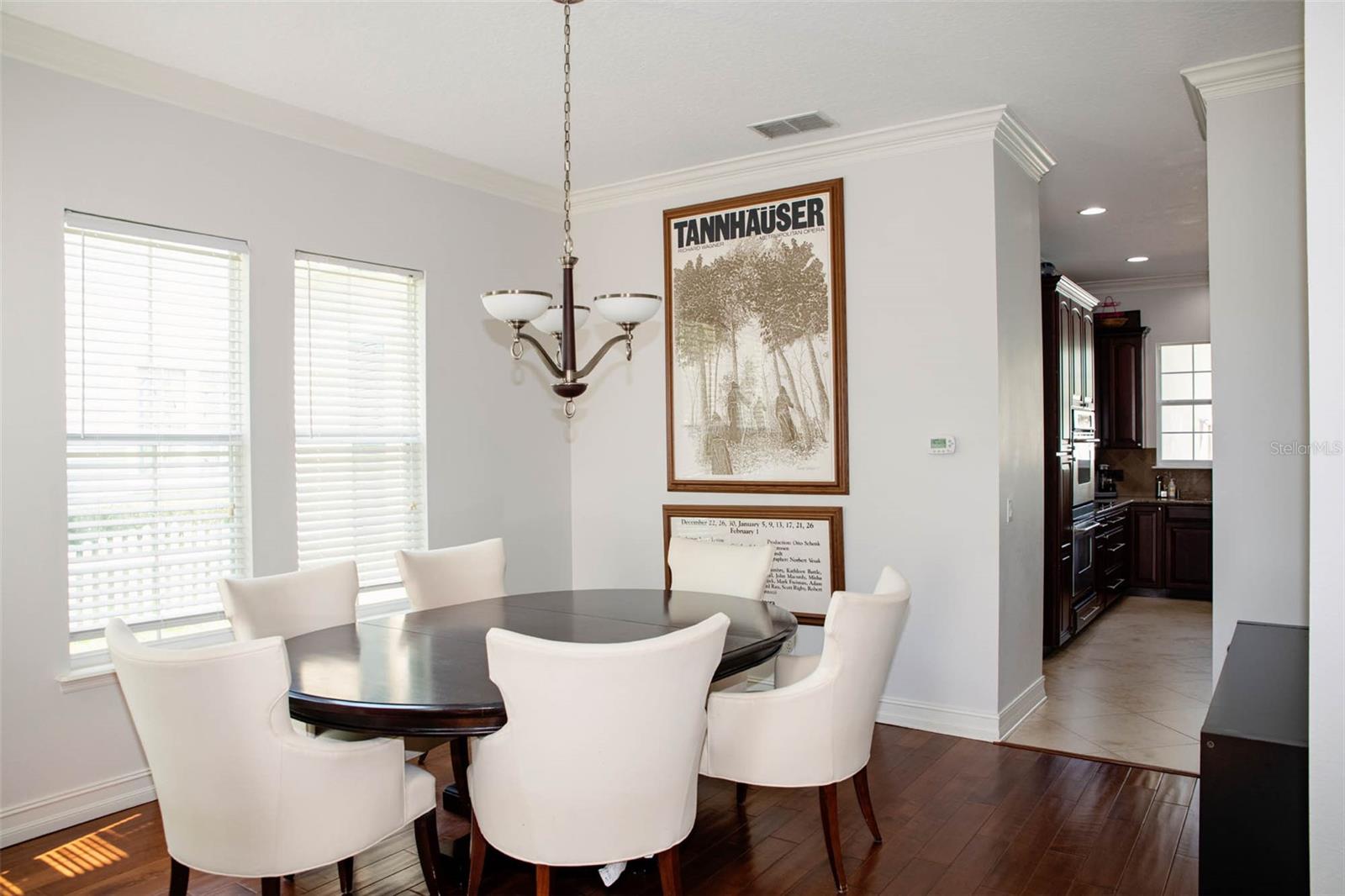 Image 33 of 53 For 411 Sycamore Street