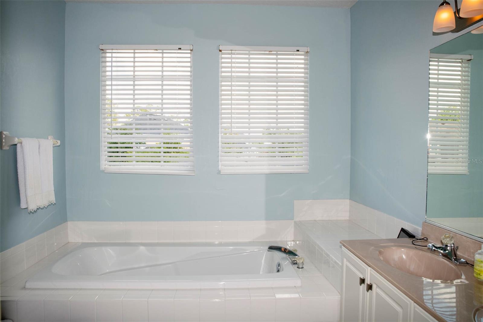 Image 47 of 53 For 411 Sycamore Street