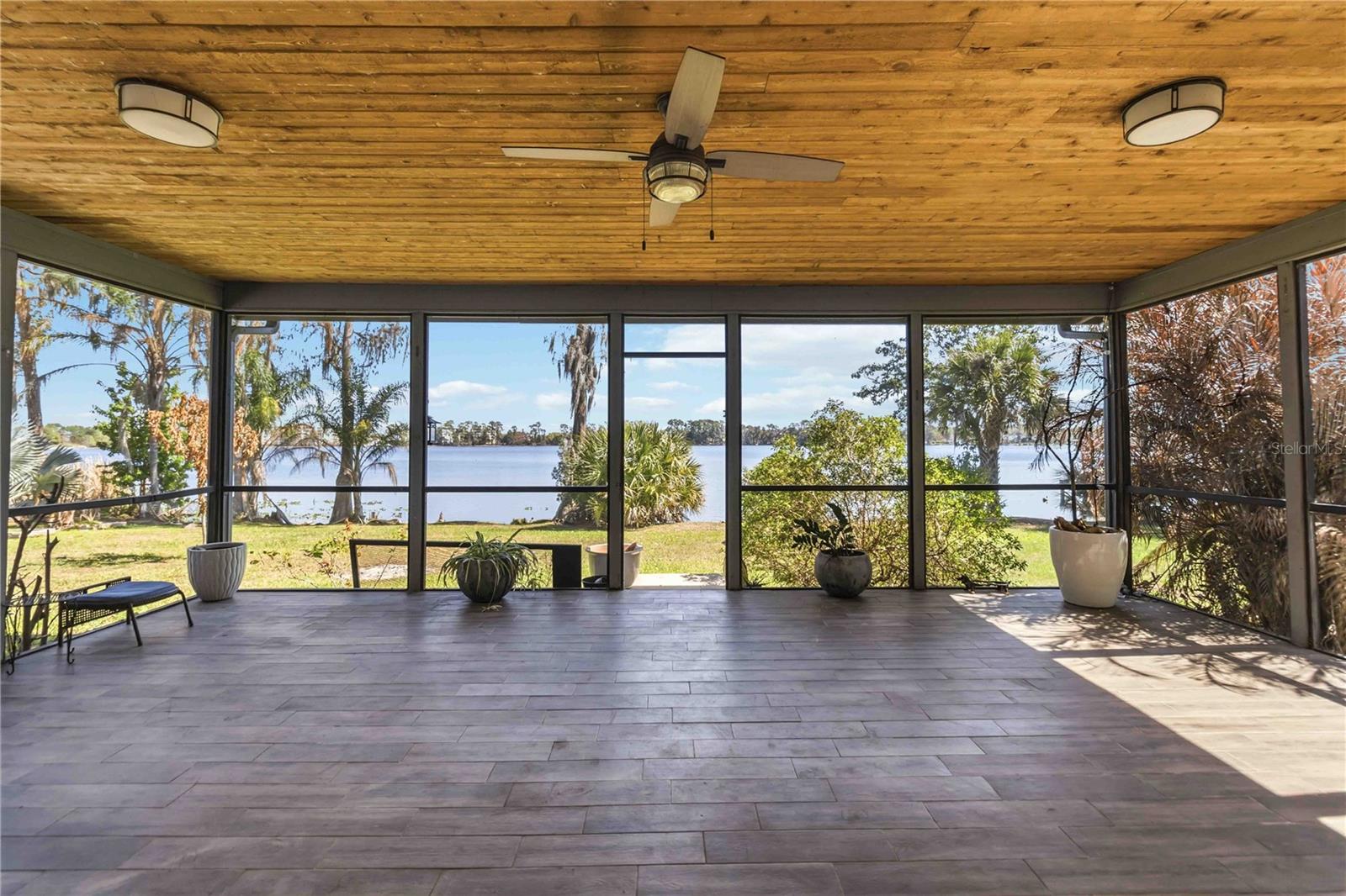 Image 29 of 40 For 7468 Lake Willis Drive