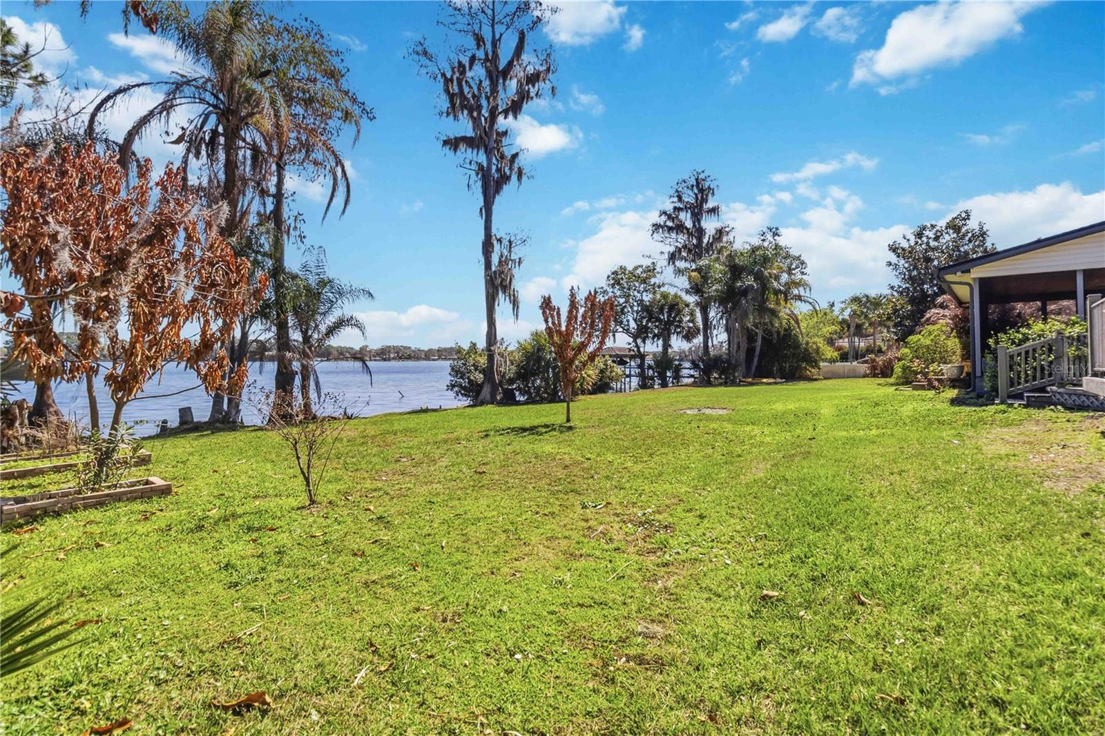 Image 32 of 40 For 7468 Lake Willis Drive