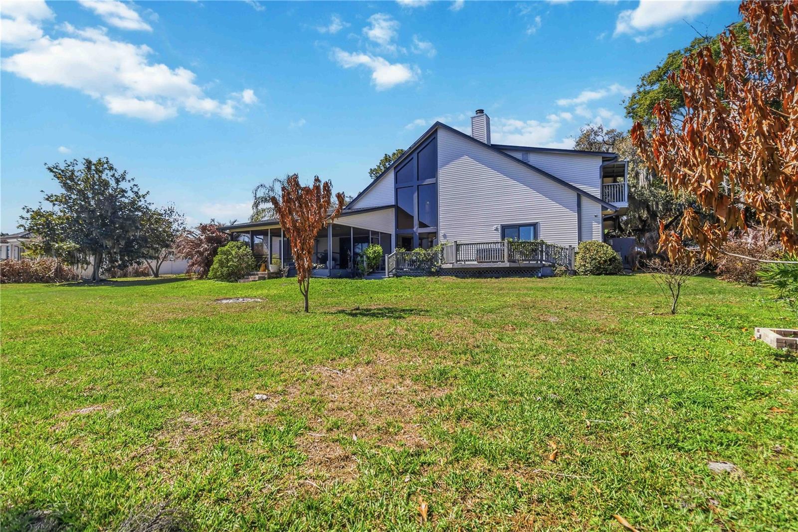 Image 34 of 40 For 7468 Lake Willis Drive