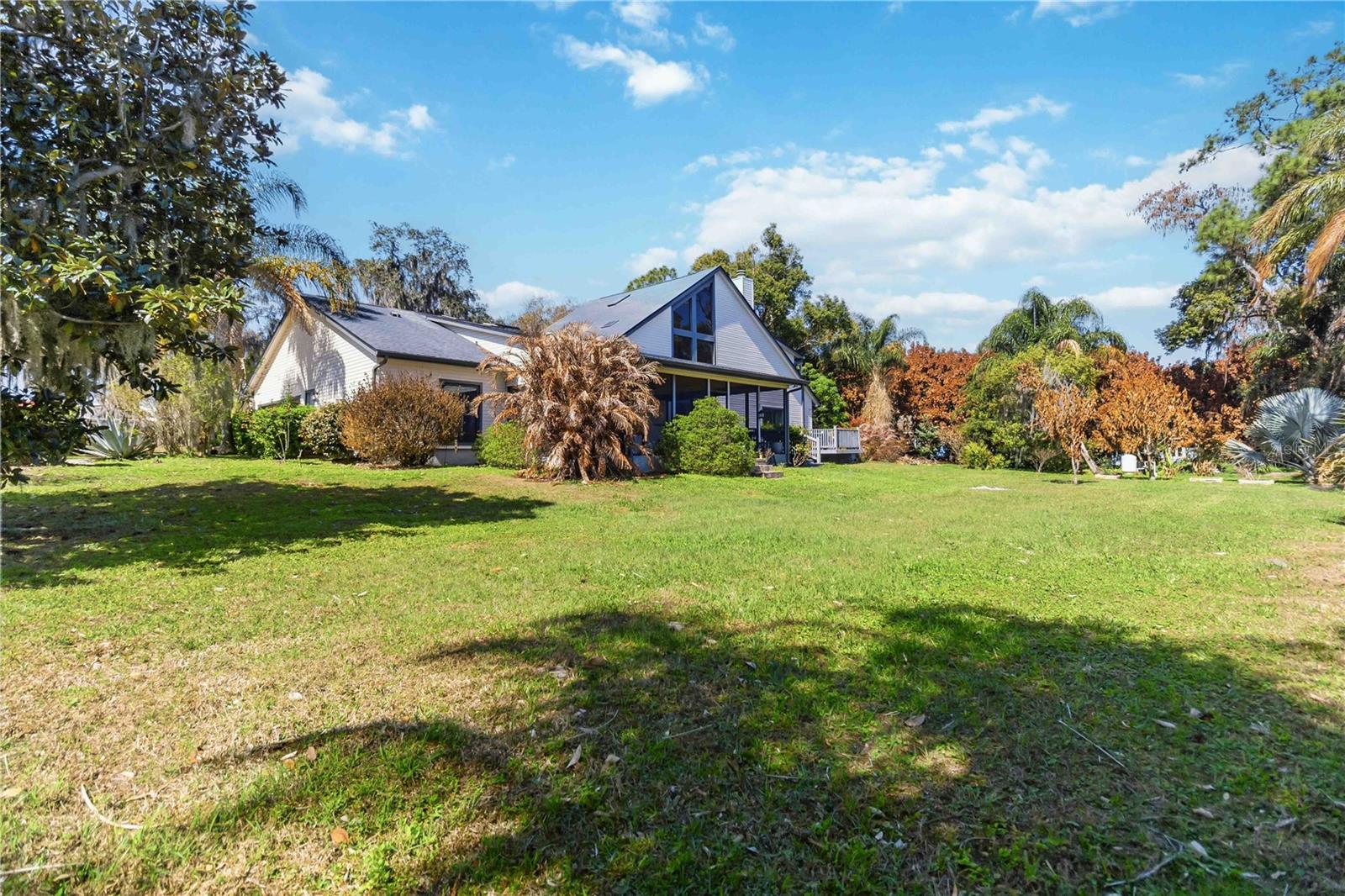 Image 35 of 40 For 7468 Lake Willis Drive