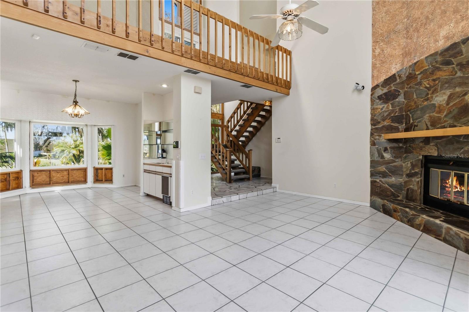 Image 9 of 40 For 7468 Lake Willis Drive