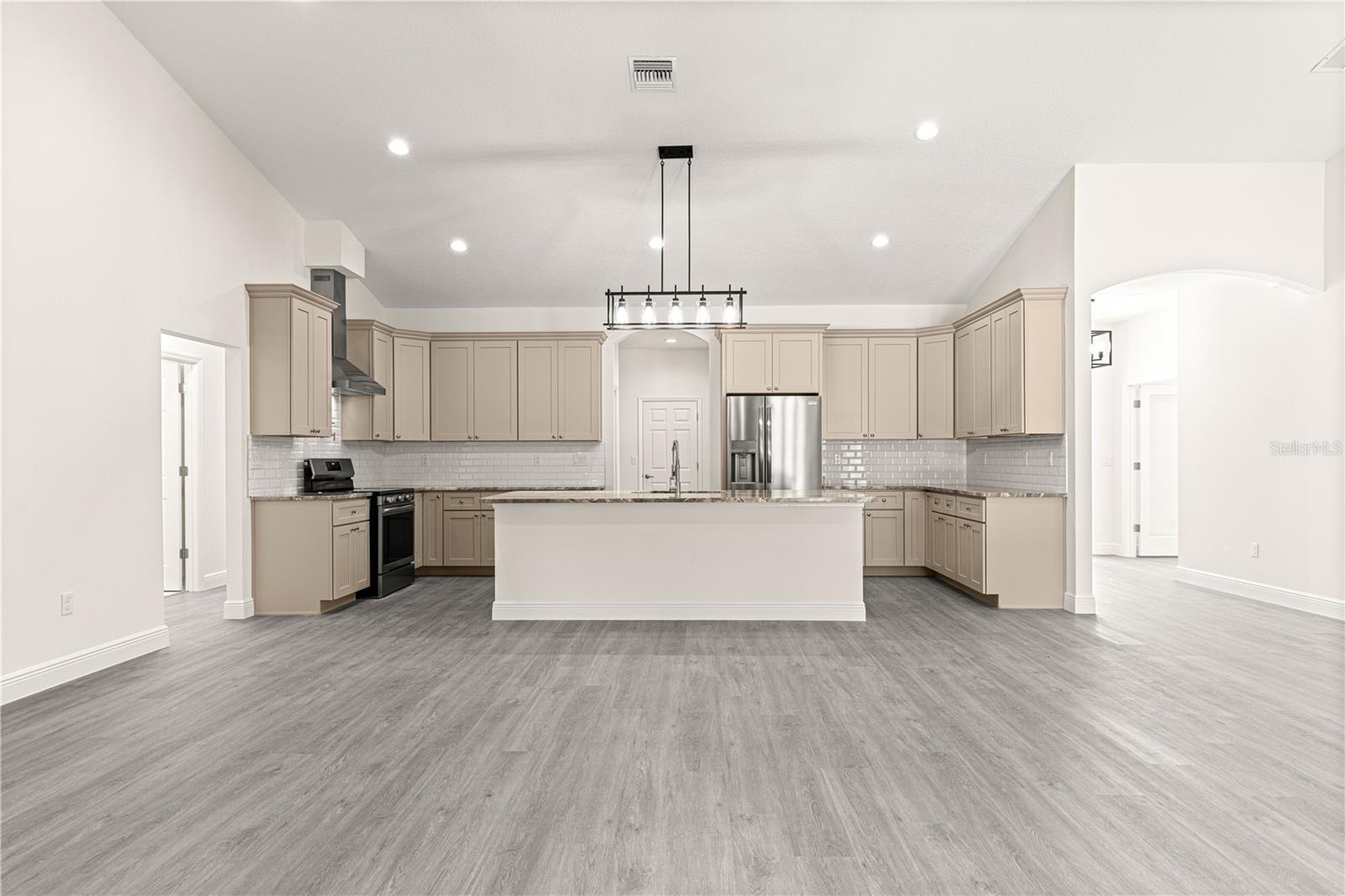 Image 14 of 53 For 8435 130 Terrace