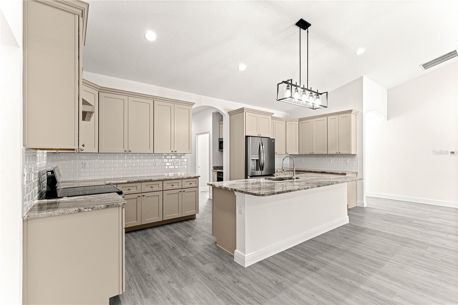 Image 15 of 53 For 8435 130 Terrace