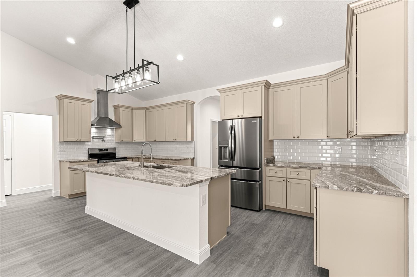 Image 17 of 53 For 8435 130 Terrace