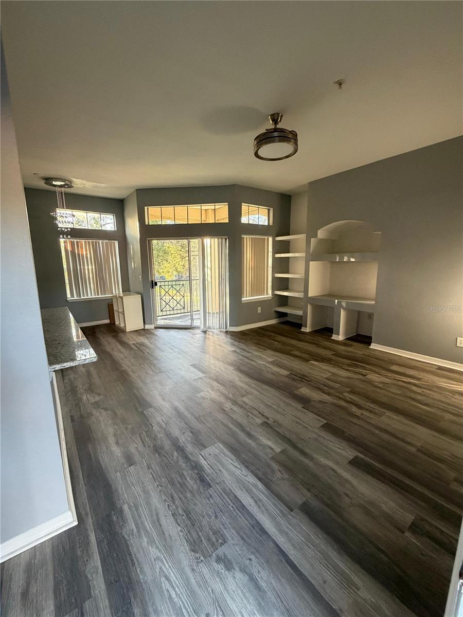 Image 4 of 24 For 7250 Westpointe Boulevard 1034