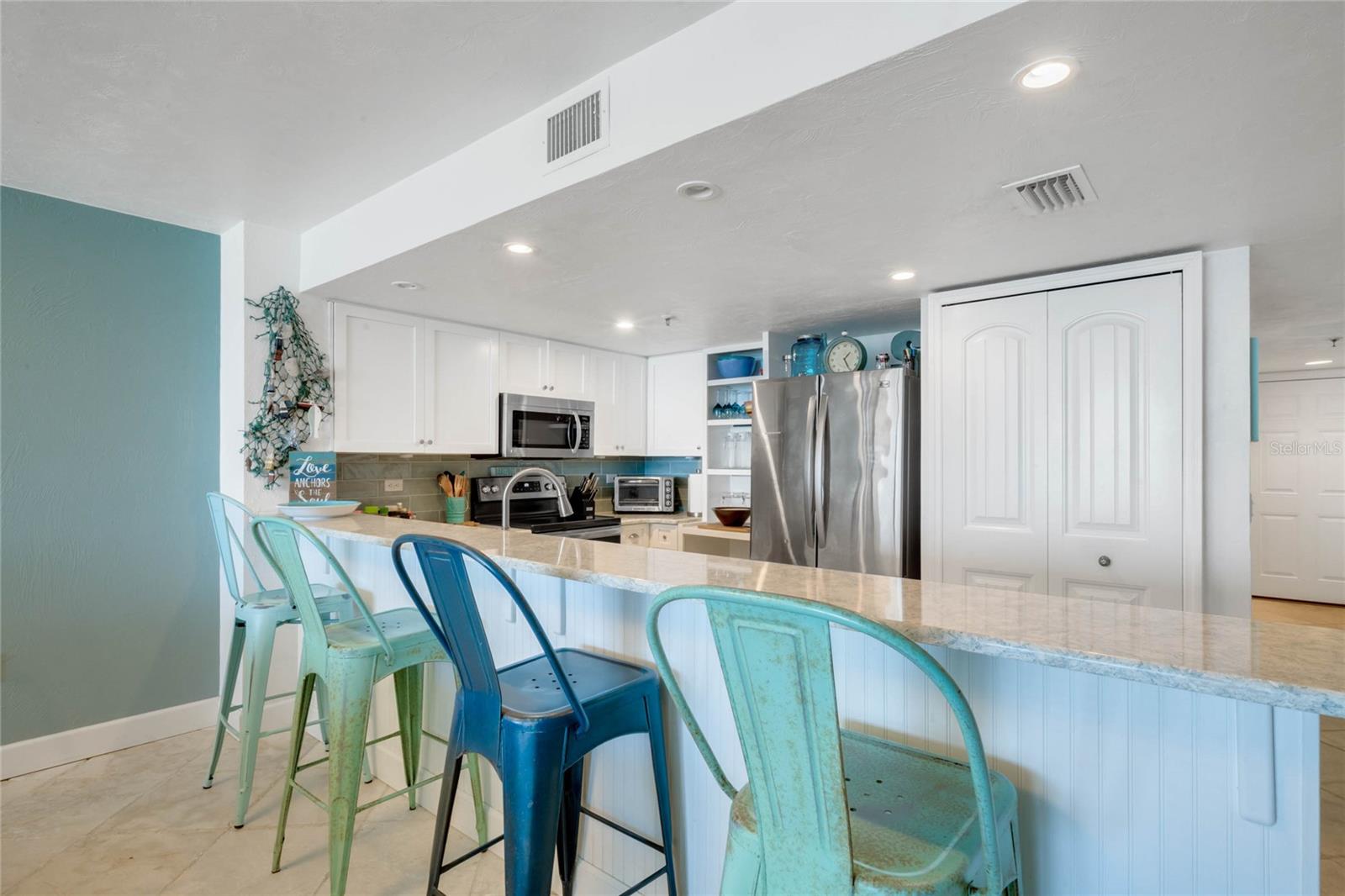 Image 4 of 36 For 6727 Turtlemound Road 418