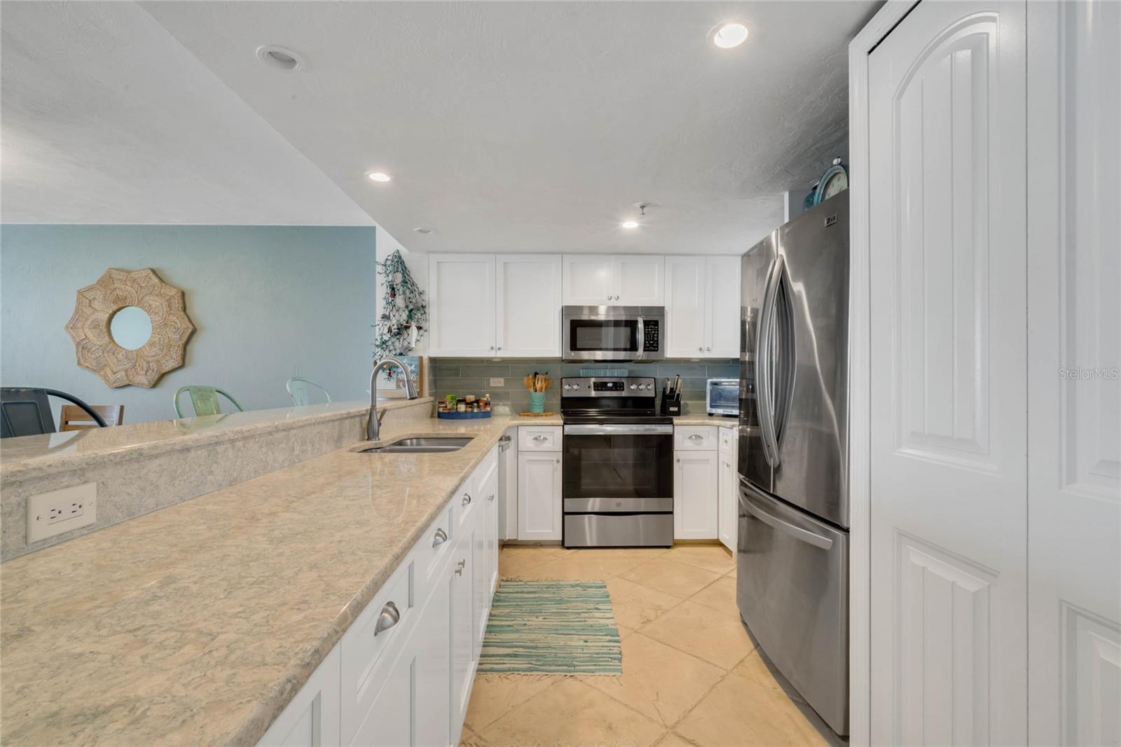 Image 9 of 36 For 6727 Turtlemound Road 418