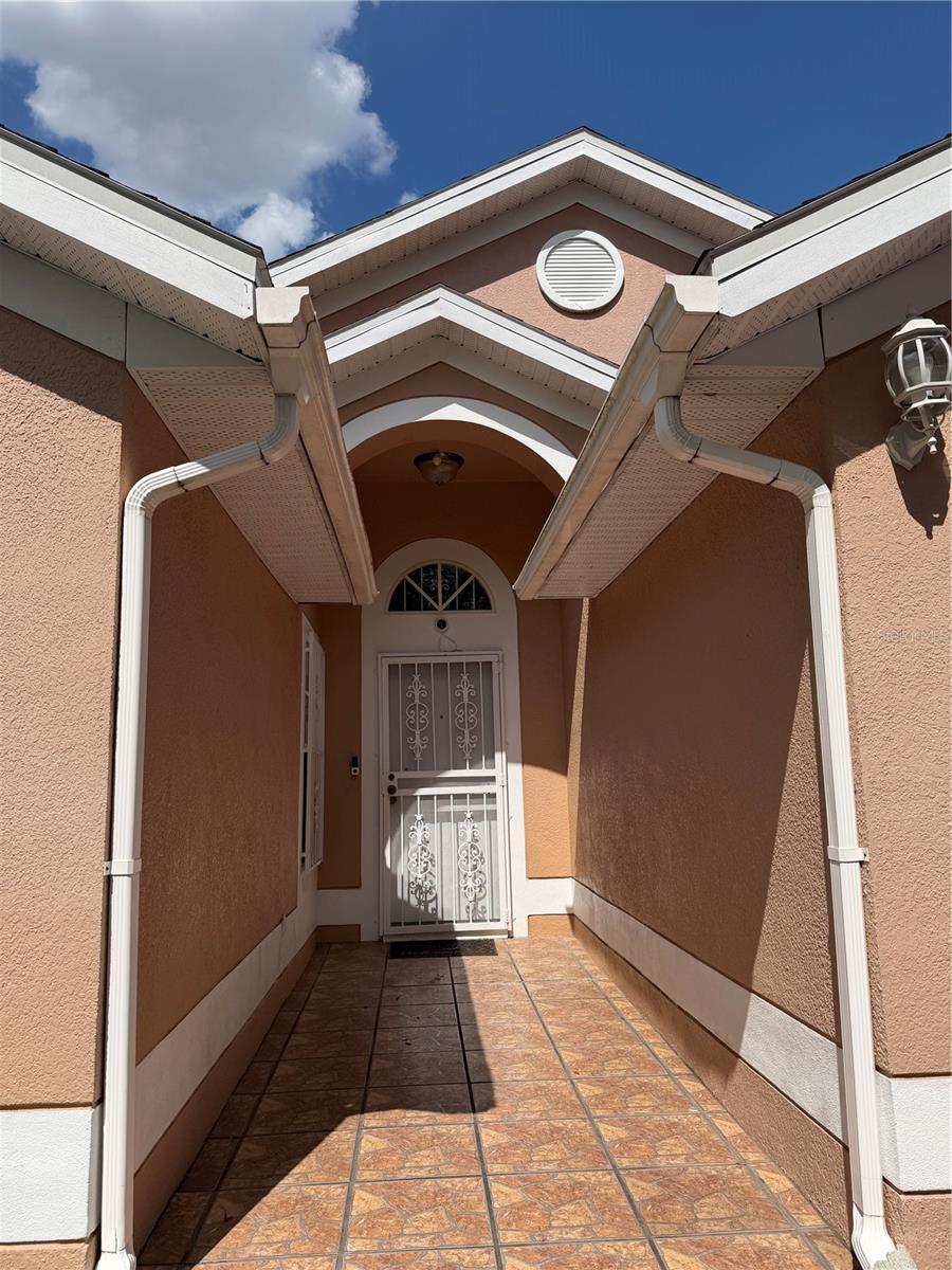 Image 2 of 17 For 5033 Foxcroft Court