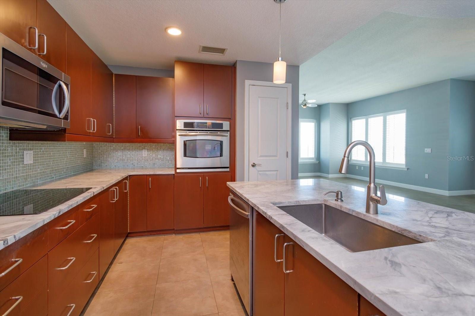 Image 5 of 29 For 100 Eola Drive 609