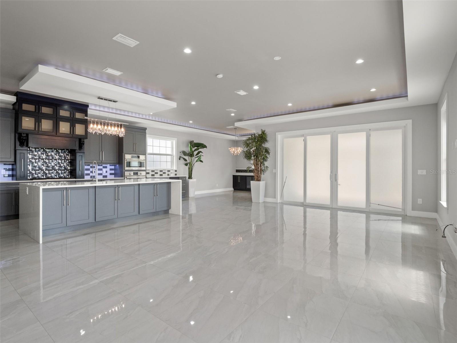 Image 10 of 41 For 555 Peachtree Road