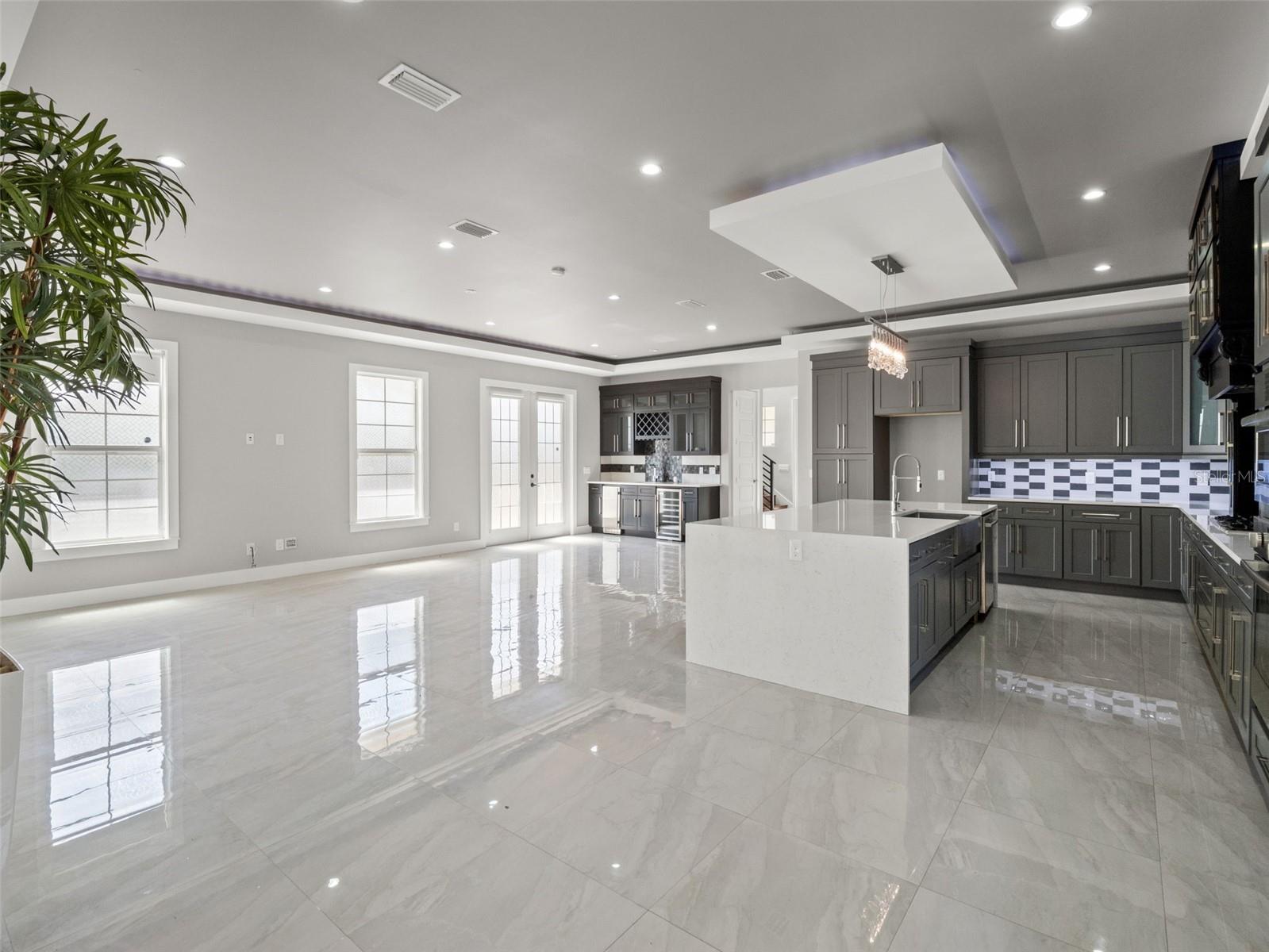 Image 14 of 41 For 555 Peachtree Road