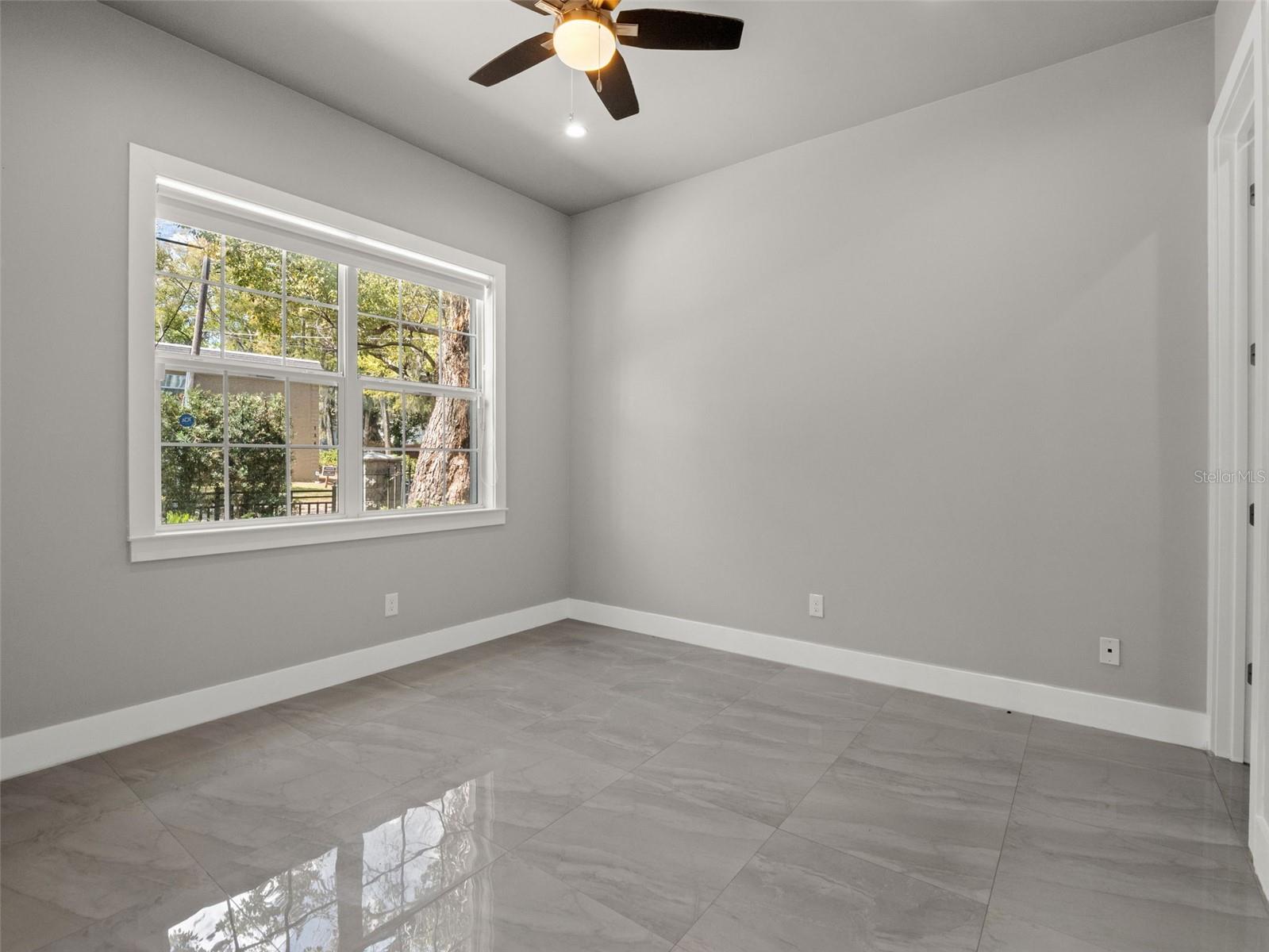 Image 20 of 41 For 555 Peachtree Road