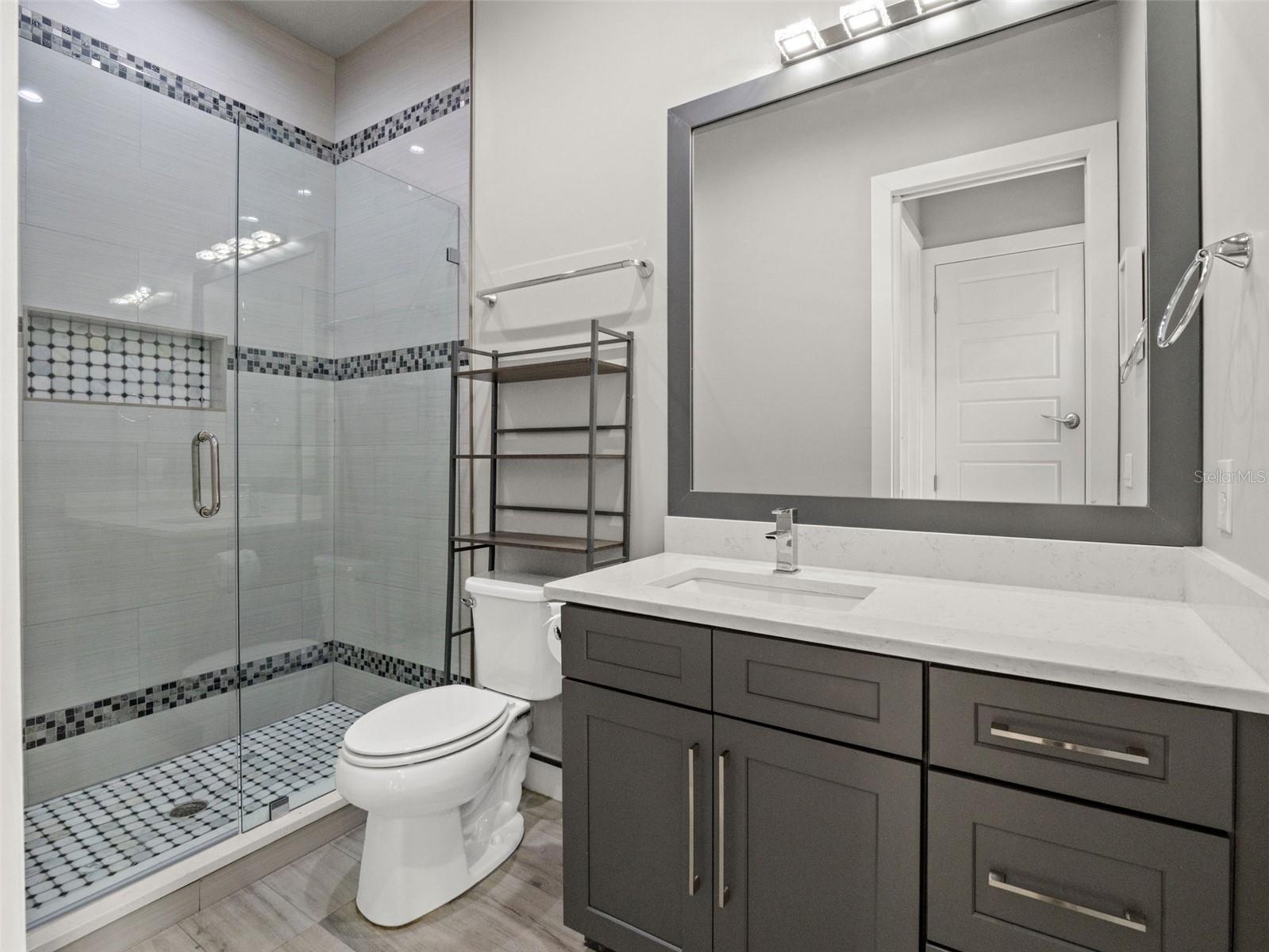 Image 21 of 41 For 555 Peachtree Road