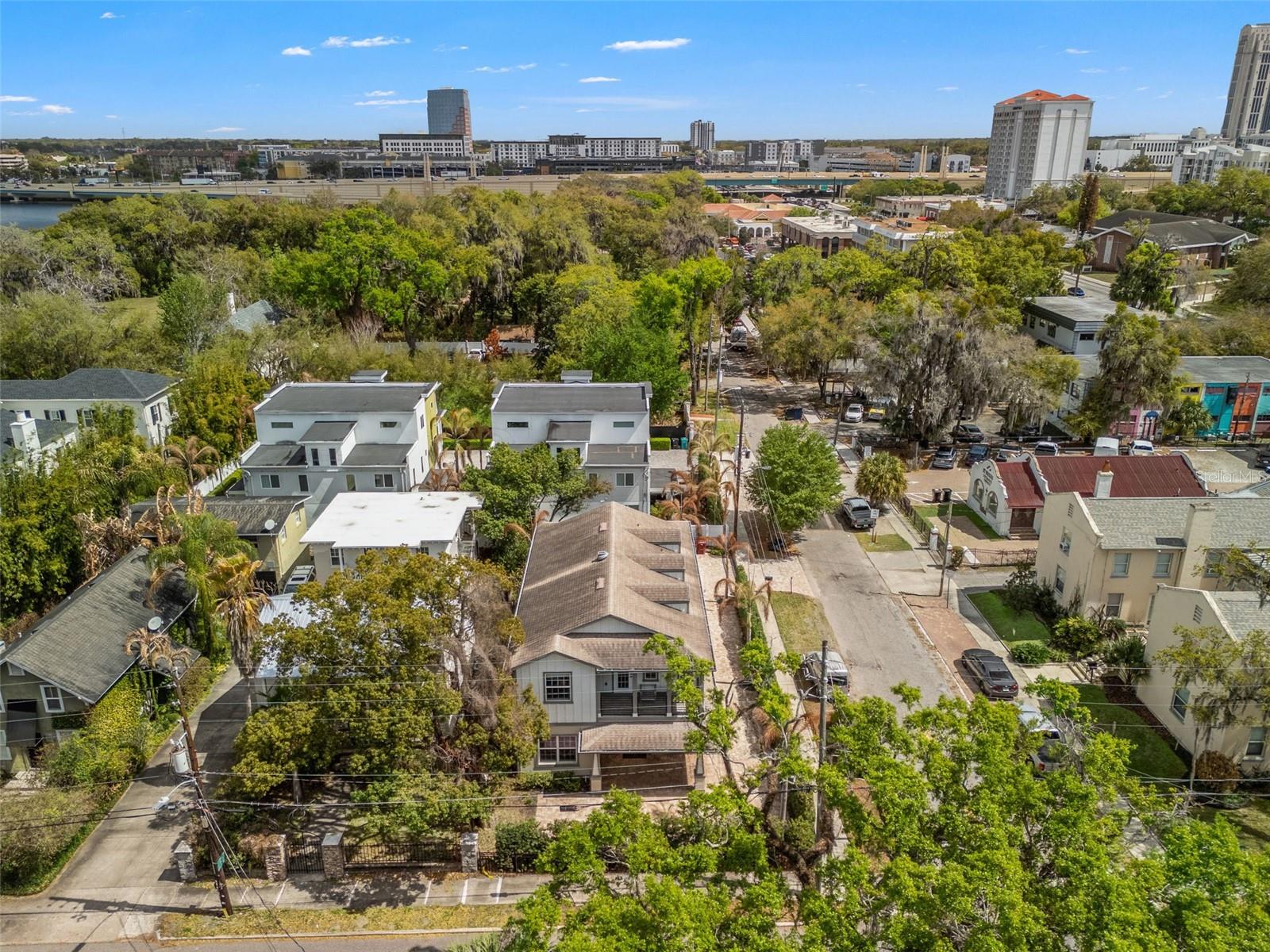 Image 5 of 41 For 555 Peachtree Road