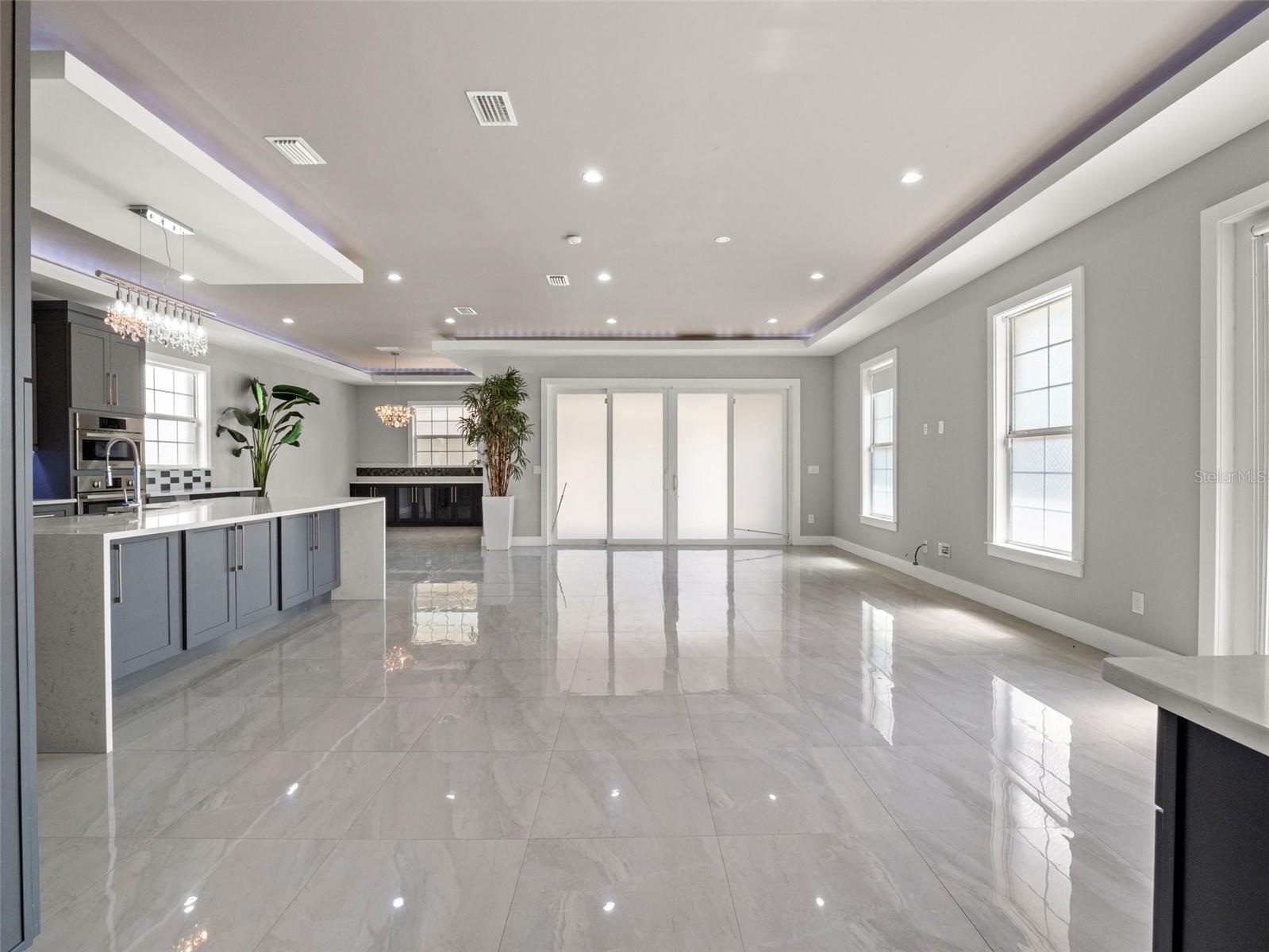 Image 9 of 41 For 555 Peachtree Road