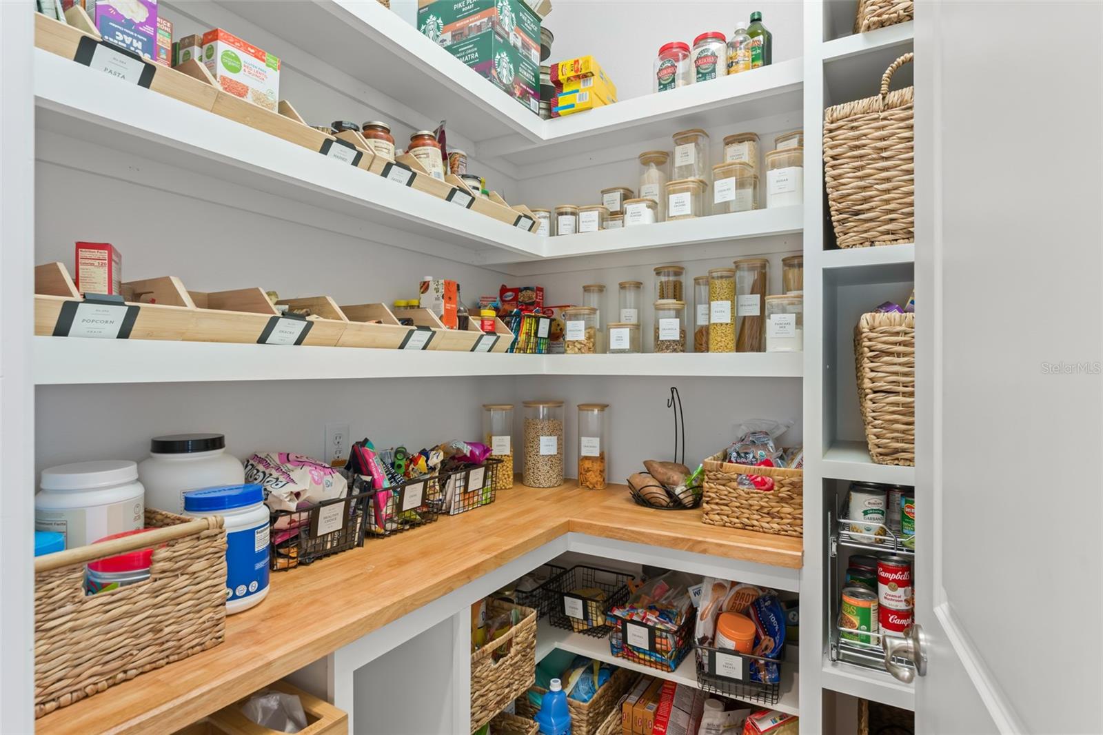 Image 19 of 68 For 10636 Gawsworth Point