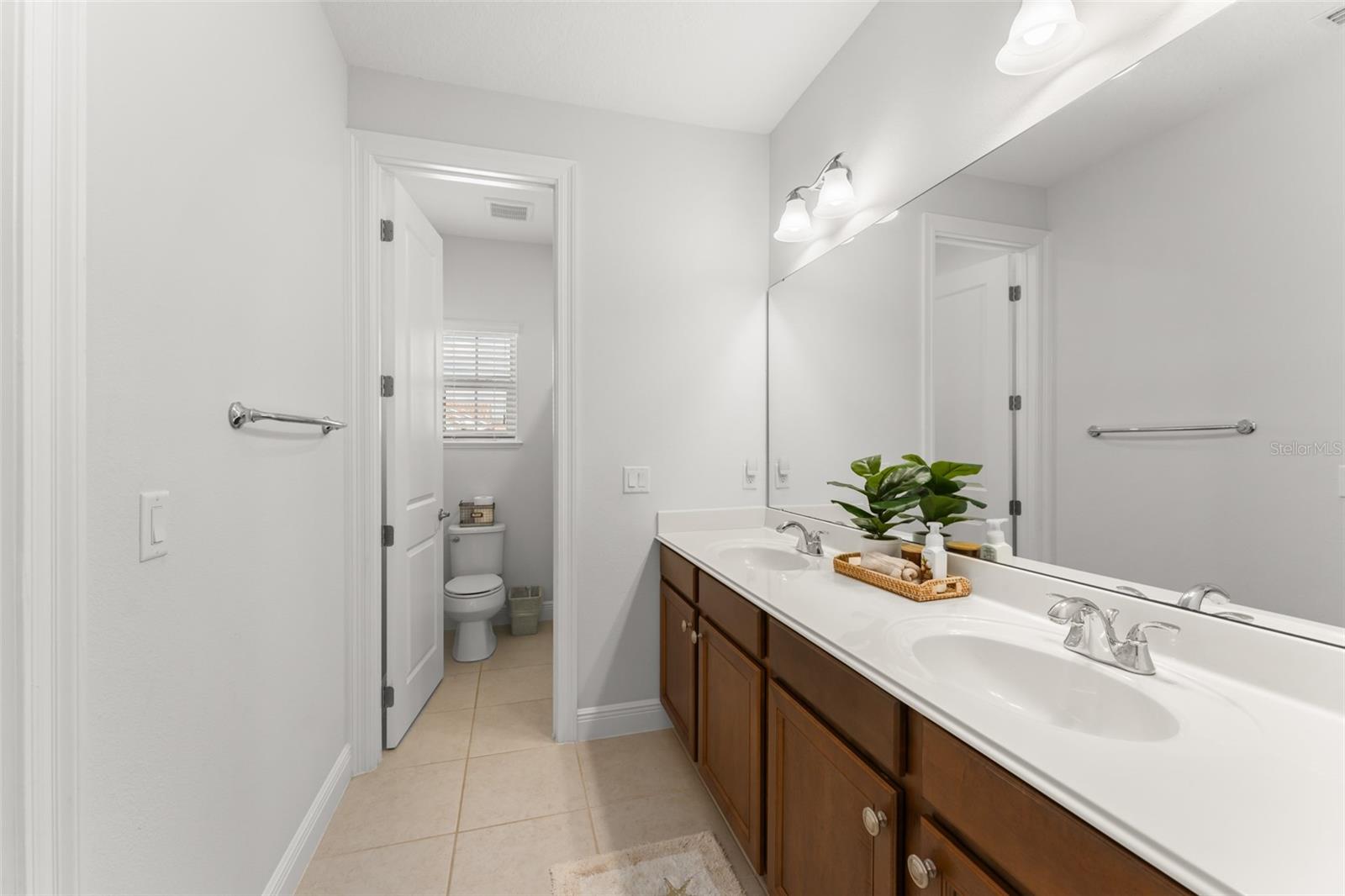 Image 41 of 68 For 10636 Gawsworth Point