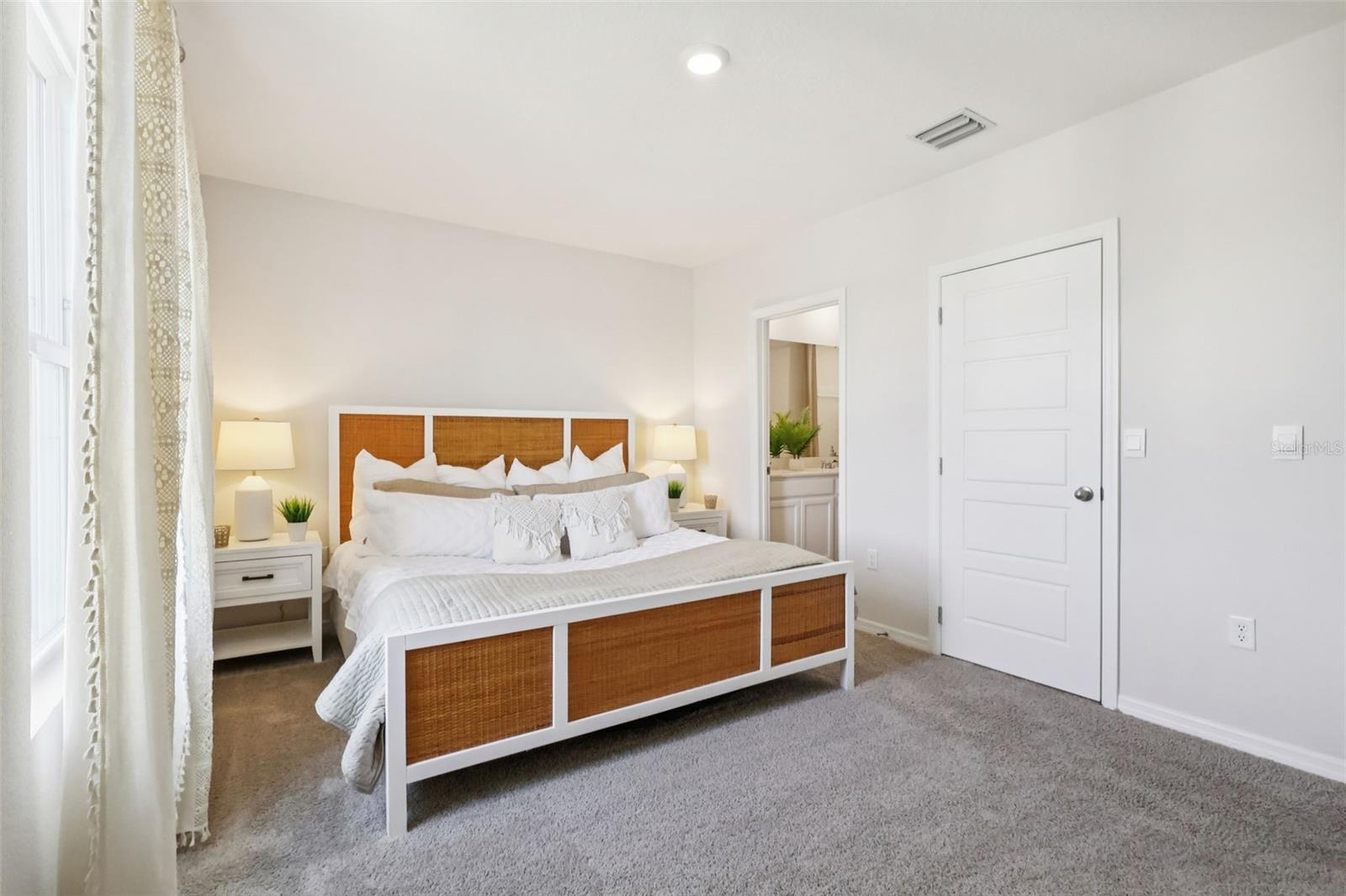 Image 20 of 31 For 2569 Olympic Court