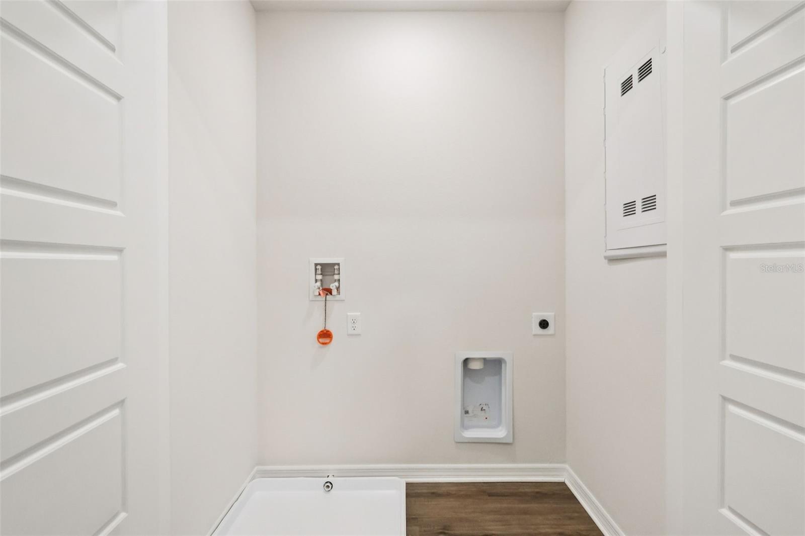 Image 25 of 31 For 2569 Olympic Court