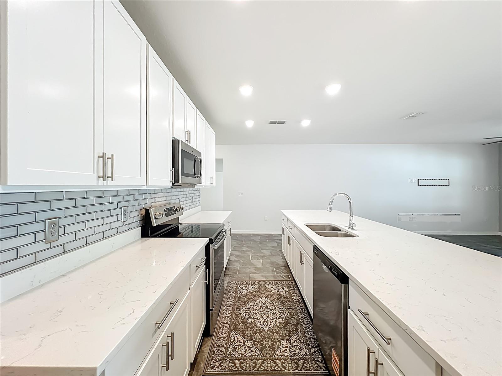 Image 19 of 62 For 341 Lake Doe Boulevard