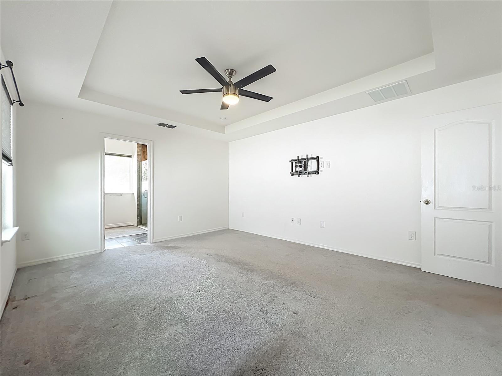 Image 29 of 62 For 341 Lake Doe Boulevard