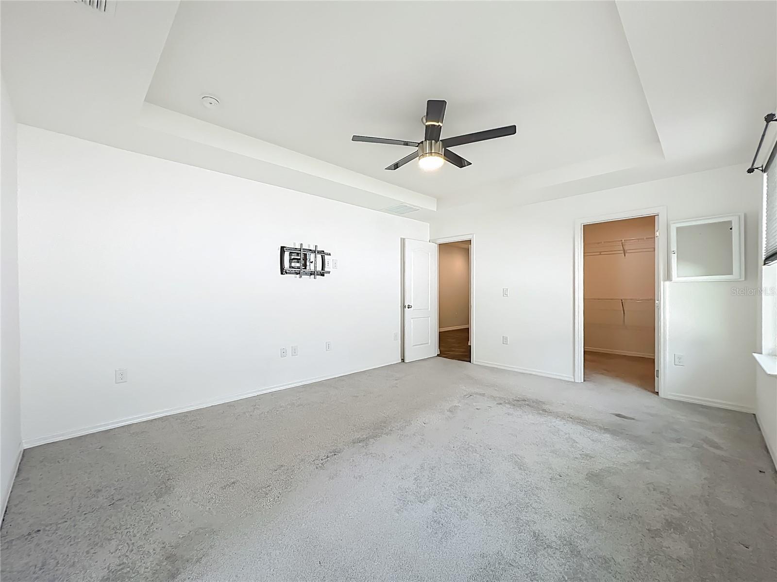 Image 31 of 62 For 341 Lake Doe Boulevard