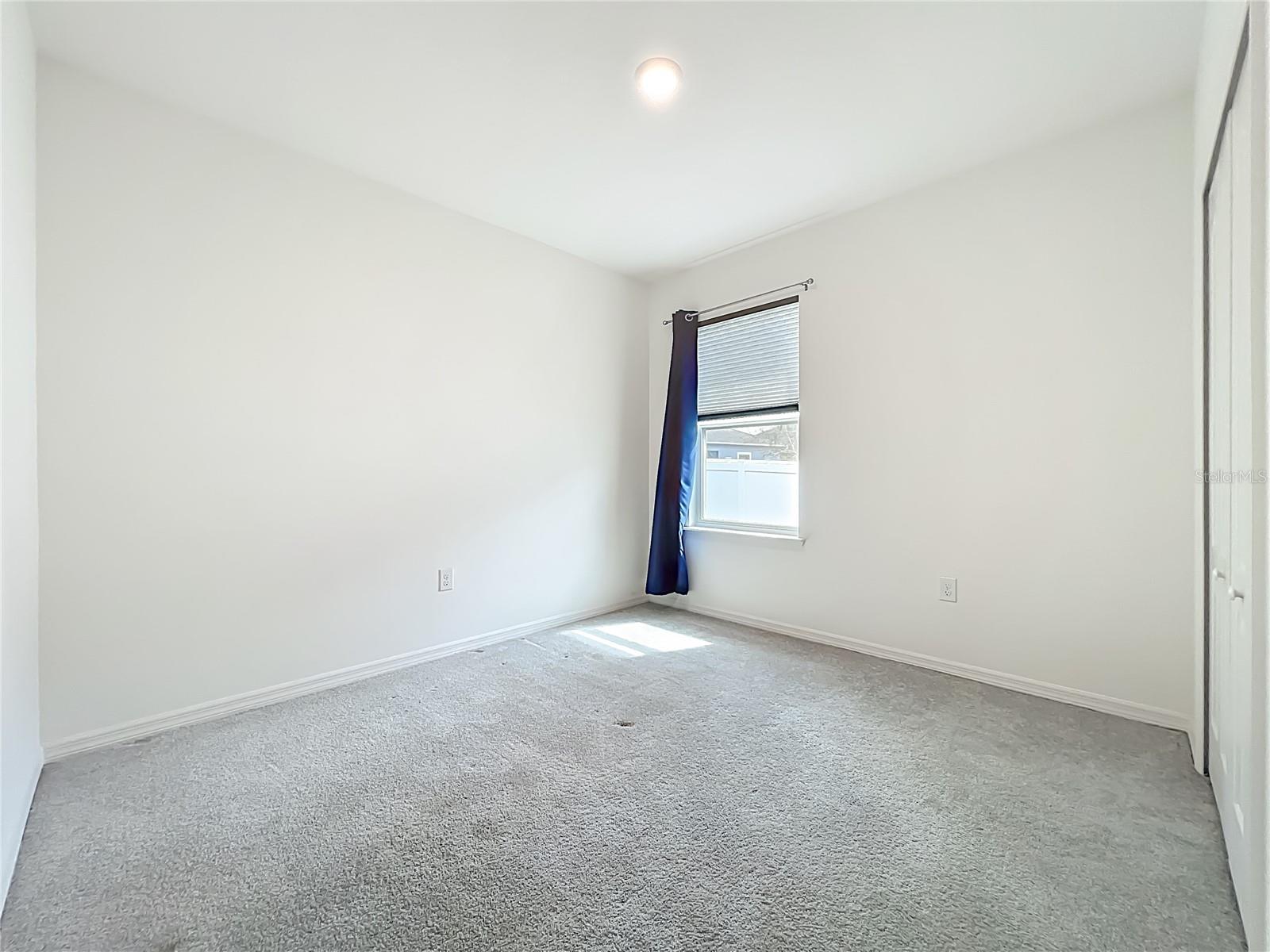 Image 42 of 62 For 341 Lake Doe Boulevard