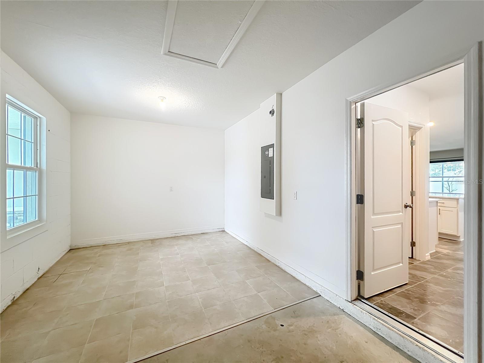 Image 46 of 62 For 341 Lake Doe Boulevard