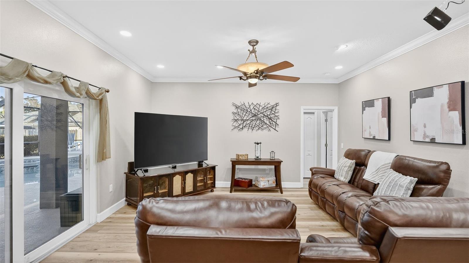 Image 11 of 57 For 402 Stonehenge Circle