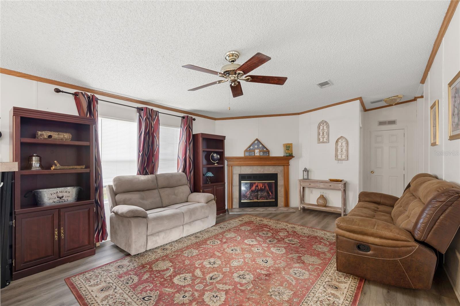 Image 14 of 43 For 2982 6th Street