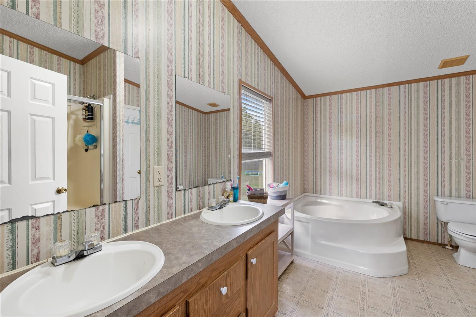 Image 19 of 43 For 2982 6th Street