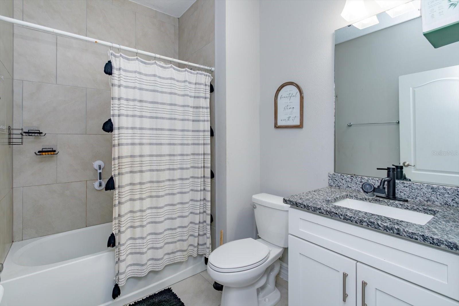 Image 17 of 28 For 884 Klondike Street