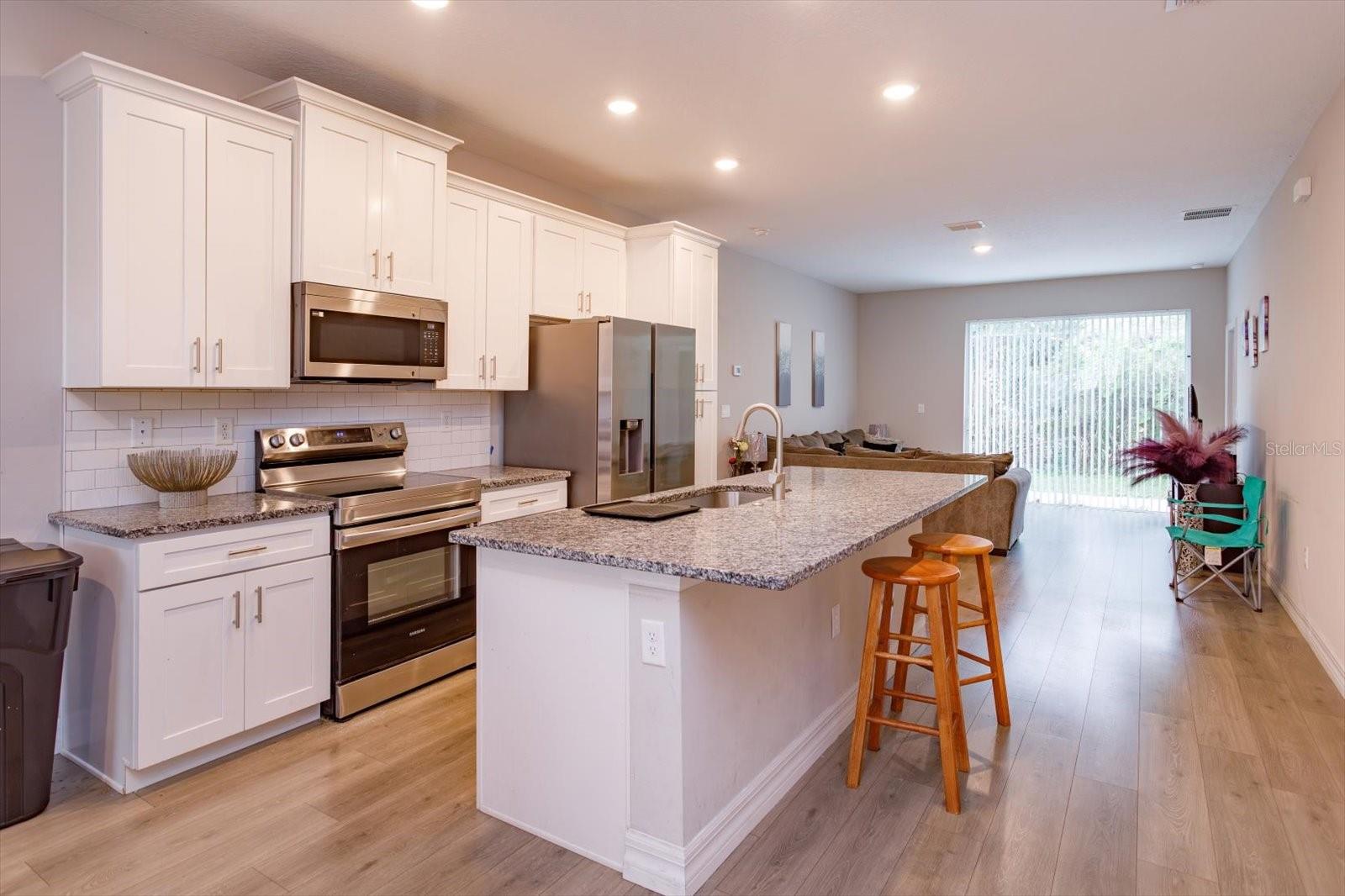 Image 5 of 28 For 884 Klondike Street